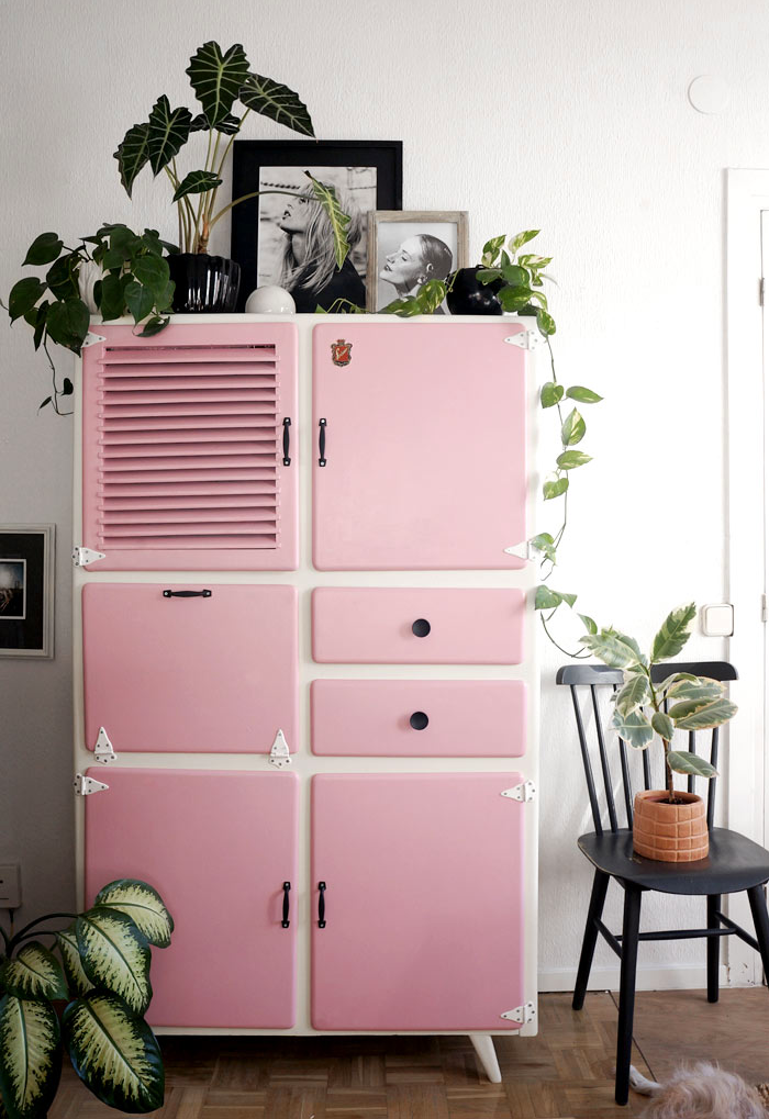 pink-interiors-pink-cupboard-